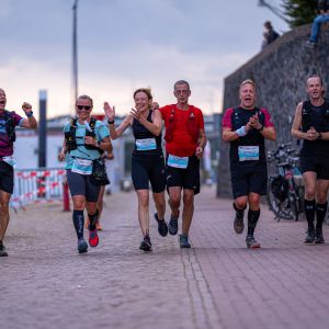 Deelnemers bij de finish